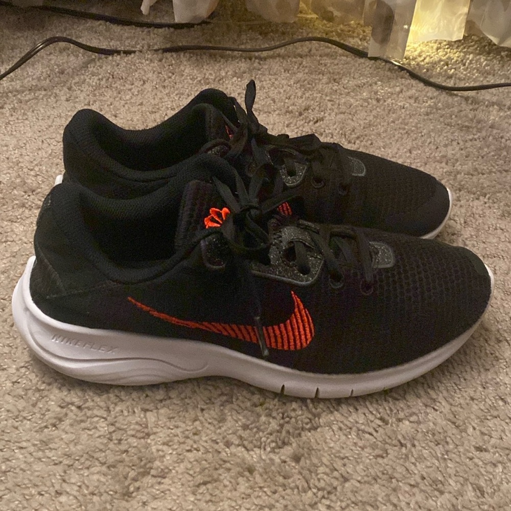 Nike Flex experience RN 11 running sneakers size 9US